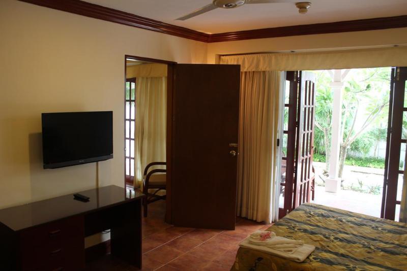 Hey Jude Resort Hotel Balabag  Экстерьер фото