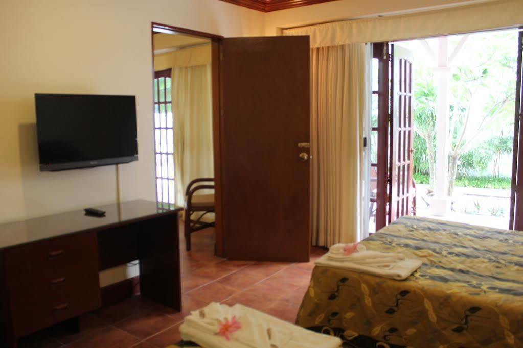 Hey Jude Resort Hotel Balabag  Экстерьер фото