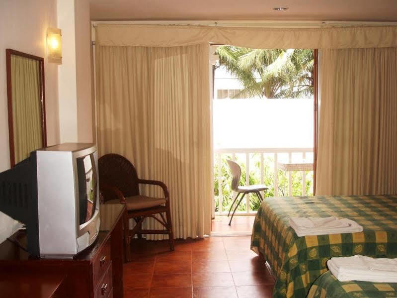 Hey Jude Resort Hotel Balabag  Экстерьер фото