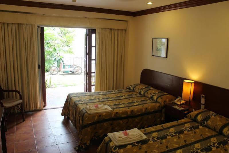 Hey Jude Resort Hotel Balabag  Экстерьер фото